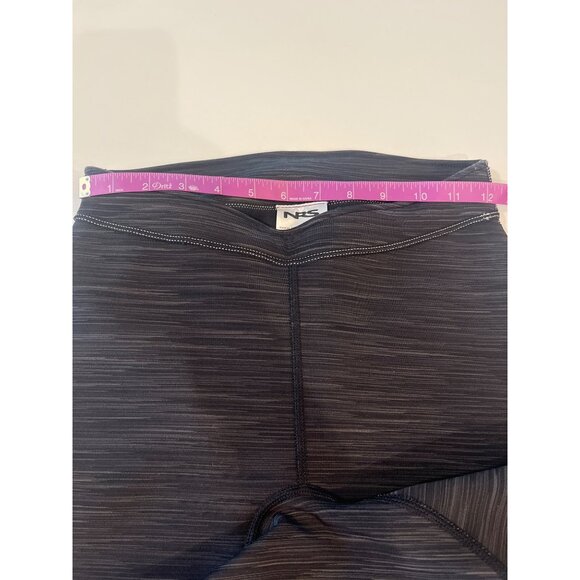 NRS Shorts Size M Black/Gray Striped Neoprene With Flatlock Stitch - Picture 3 of 7